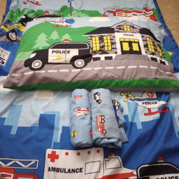 Toddler Bedding Set Emergency Vehicles - Picture 4 of 4